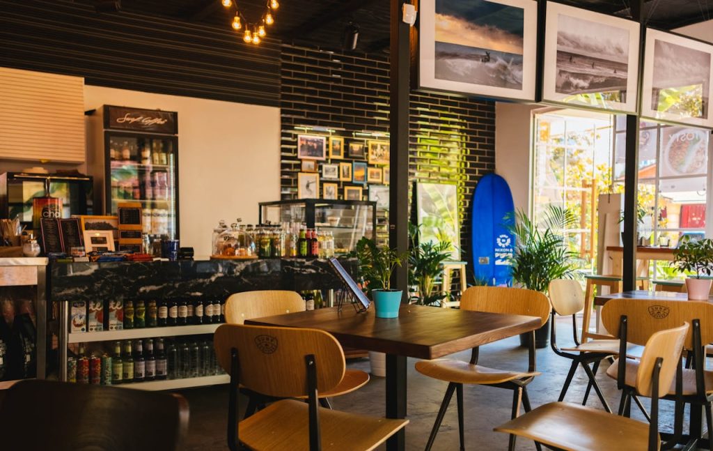 Jak ceramika z nadrukiem wspiera działania marketingowe w branży HoReCa?